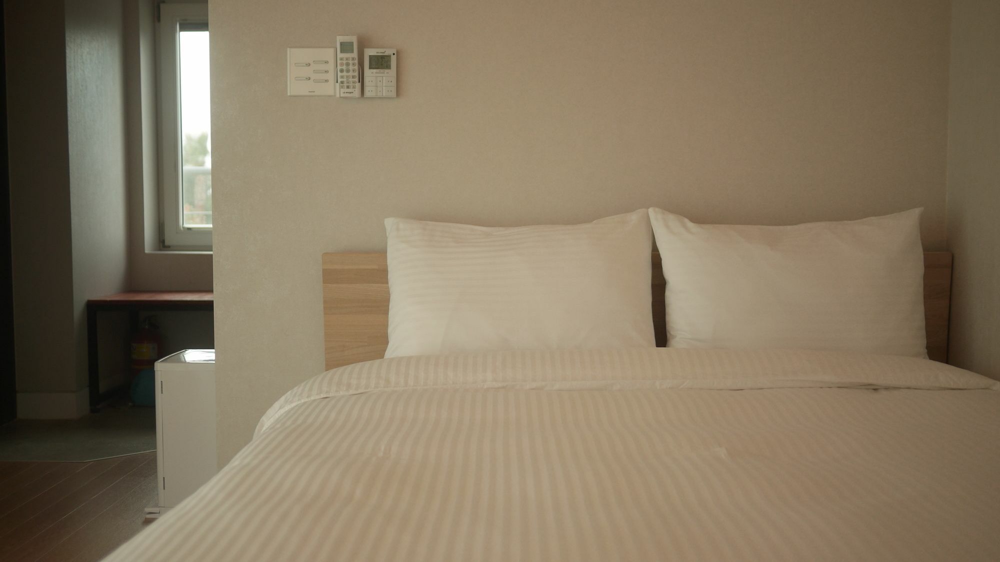 Eridu Cafe N Beds Hotel Сеогвипо Екстериор снимка